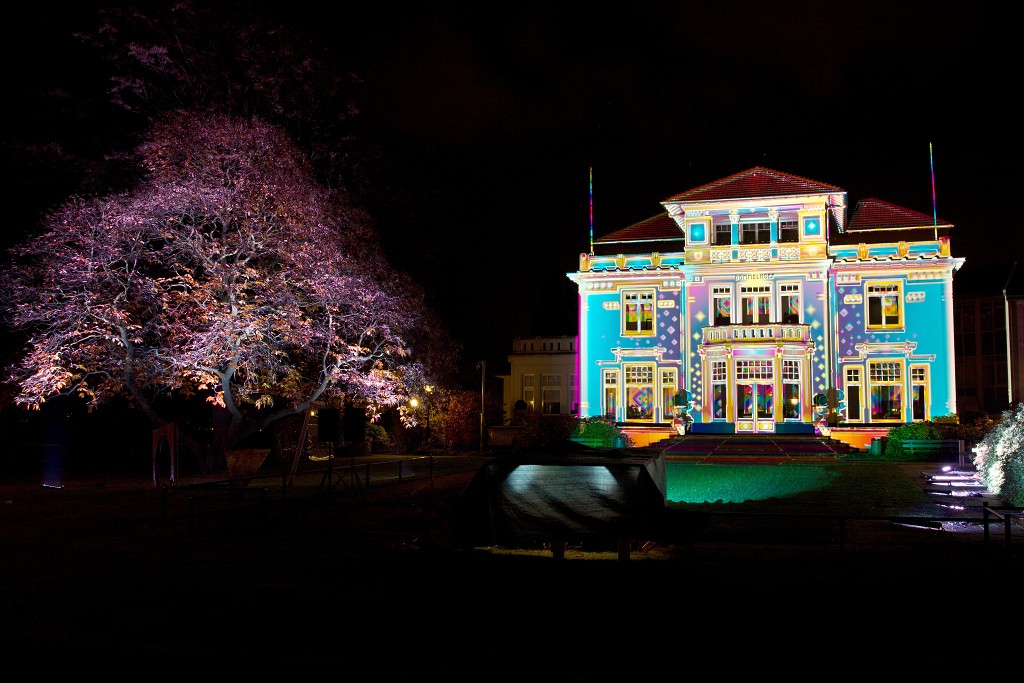 eindhoven kunst art china light licht festival lichtshow show festiviteit glow evenement event chinees chinese verlichting draak dragon lichtfestival